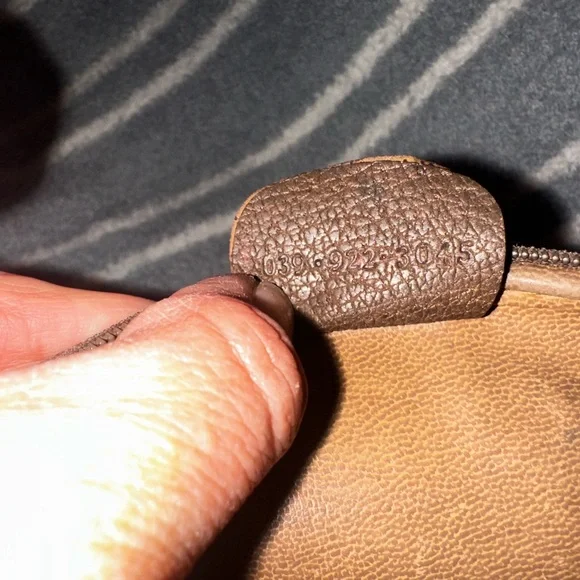 Authentic Vintage Gucci cosmetic bag - Picture 11 of 11